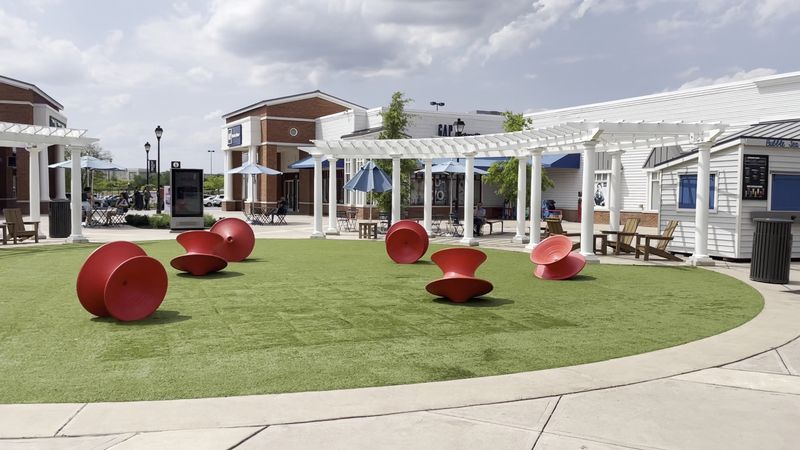 Open-Air Lanes Instead Of Indoor Corridors Open-Air Lanes Instead Of Indoor Corridors