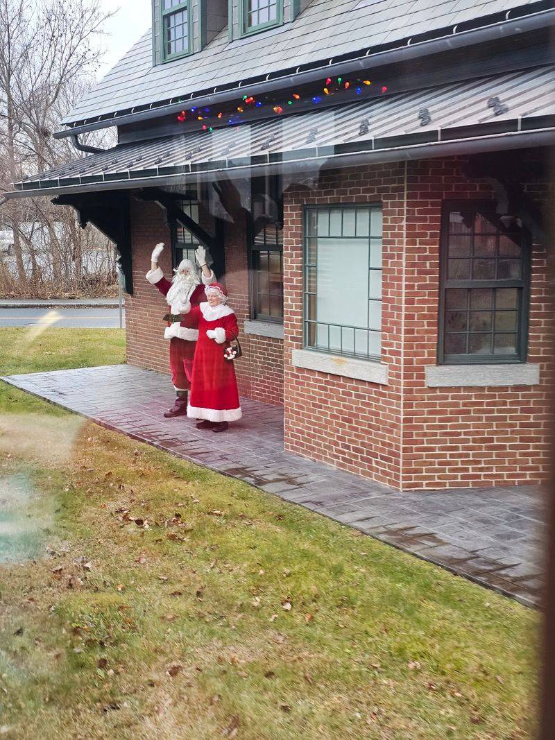 Santa Steals the Show at Christmas Santa Steals the Show at Christmas