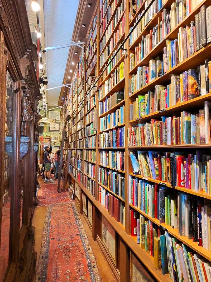 Shelves That Reach The Ceiling