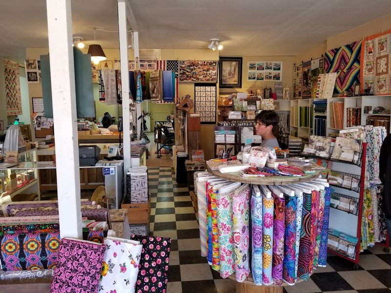 The Shop Hop That Draws a Crowd