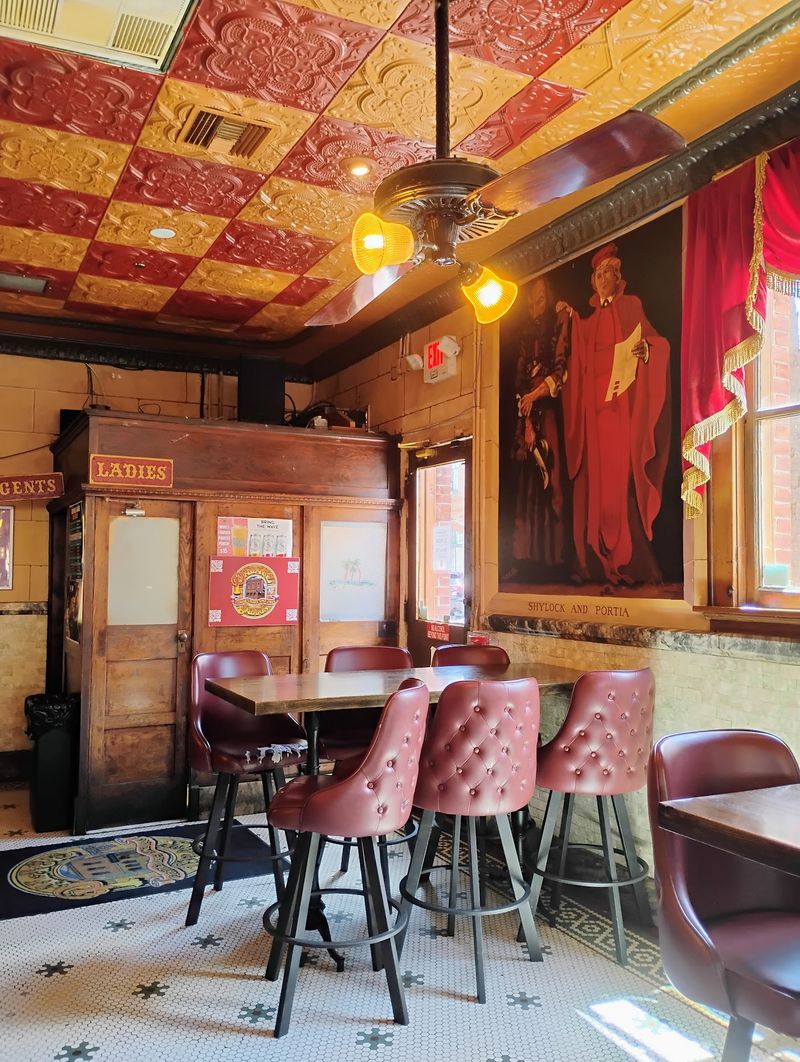 Vintage Murals and Mosaic Floors That Set the Tone Vintage Murals and Mosaic Floors That Set the Tone