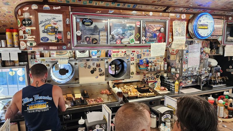 Watch the Grill From the Counter Watch the Grill From the Counter