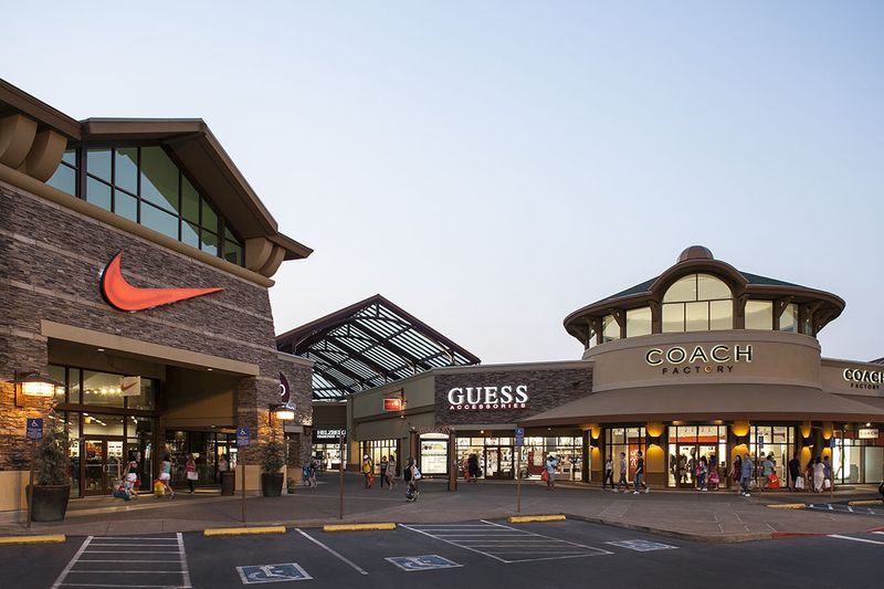 Where Bargain Hunters Meet Between Two Cities Where Bargain Hunters Meet Between Two Cities