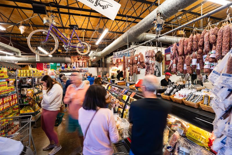 Where the Little Italy of St. Petersburg Hides