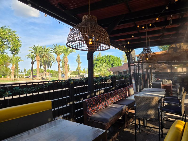 Why This Lakeside Patio Sticks With You Why This Lakeside Patio Sticks With You