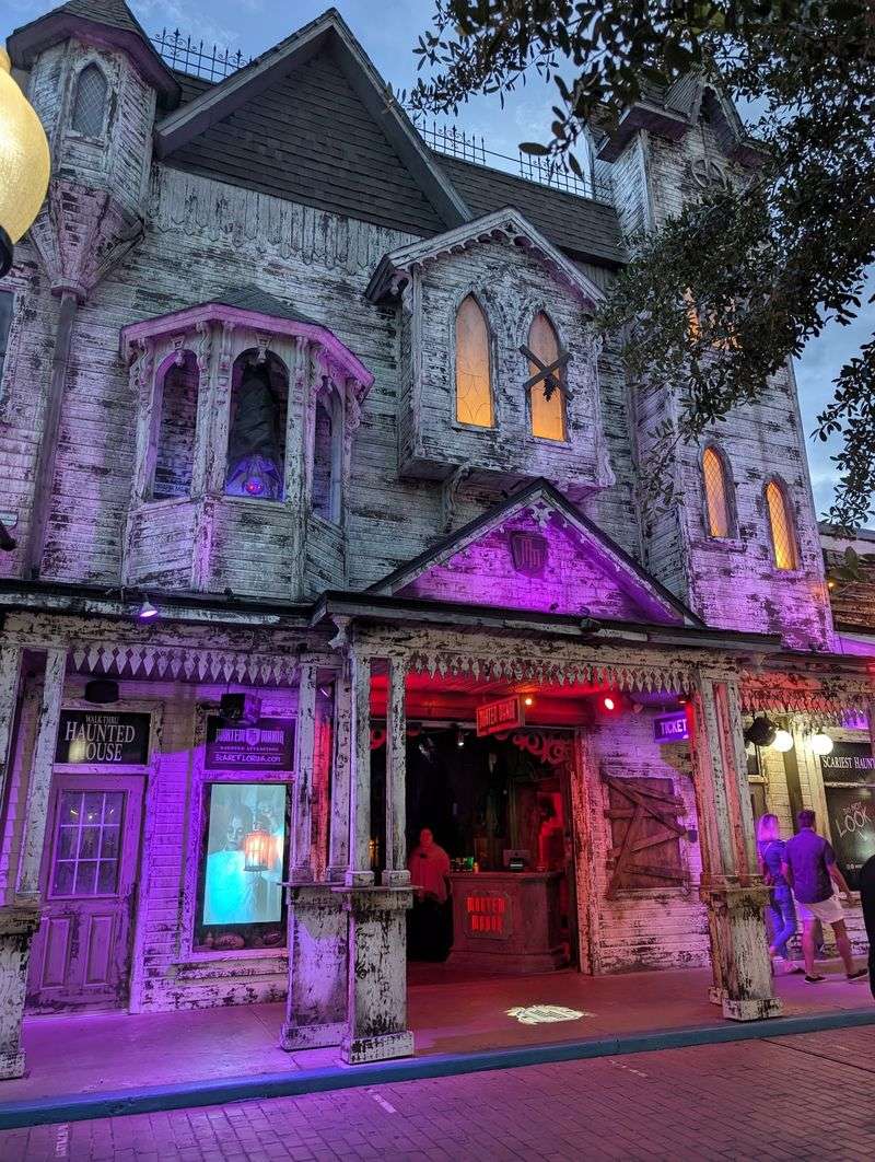 Why This Old-School Strip Still Earns a Spot on Your Trip
