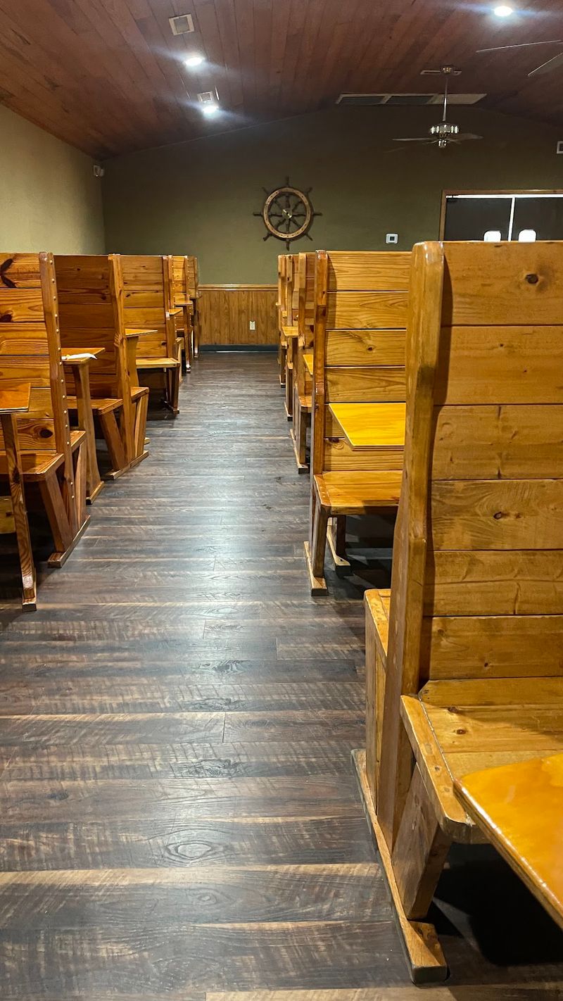 Wooden Booths and a Quirky, Homey Setting Wooden Booths and a Quirky, Homey Setting