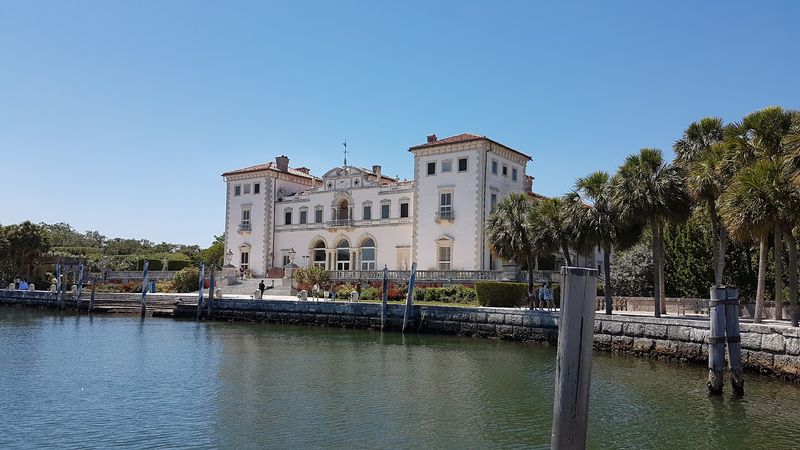 A Bayfront Neighborhood With Deep Roots A Bayfront Neighborhood With Deep Roots