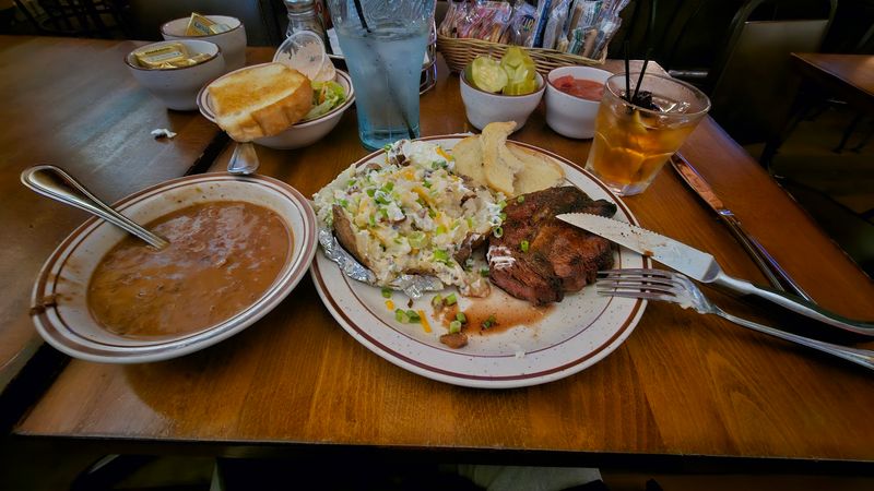 A Dinner That Arrives With Company A Dinner That Arrives With Company