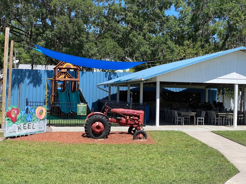 A Farm Stop off Thonotosassa Road