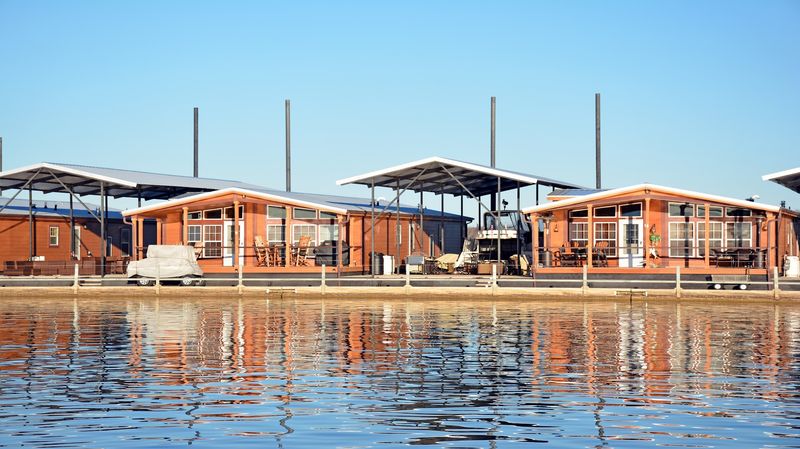 A Lakeside Hideaway Near Pottsboro A Lakeside Hideaway Near Pottsboro