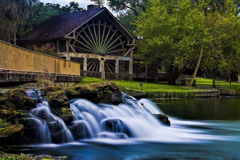 A Roadside Attraction With a Long Past A Roadside Attraction With a Long Past