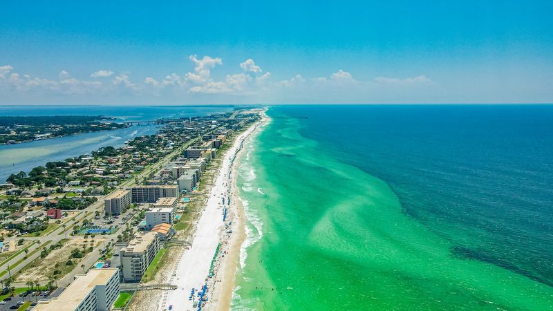 A Small City on the Panhandle Coast A Small City on the Panhandle Coast