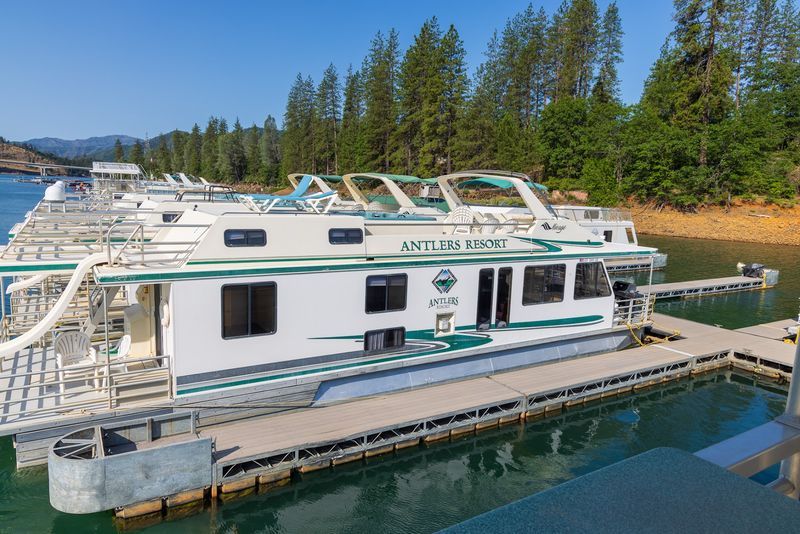 ANTLERS RESORT & MARINA, Lakehead, CA ANTLERS RESORT & MARINA, Lakehead, CA