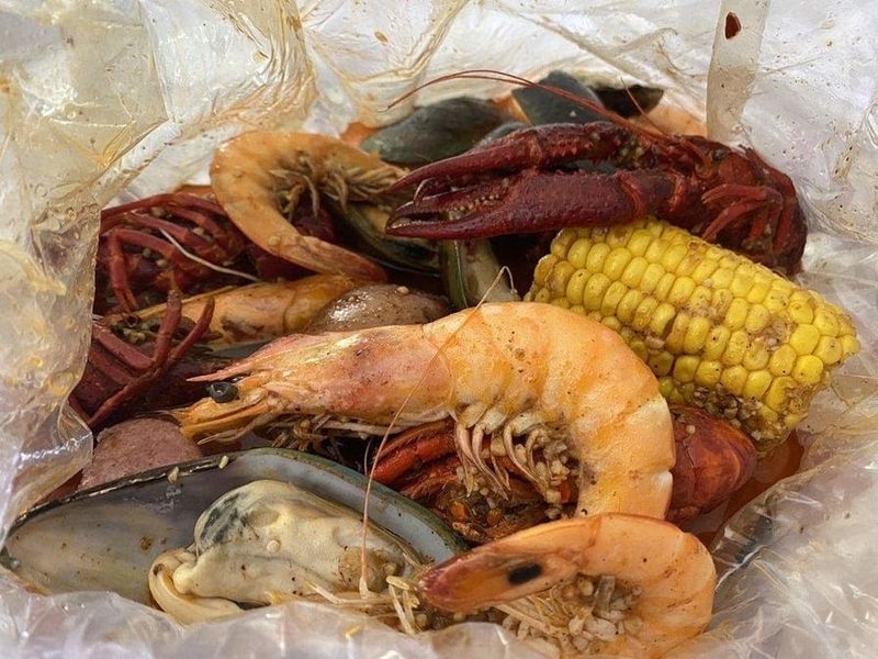 Boil Bags Built for Sharing Boil Bags Built for Sharing
