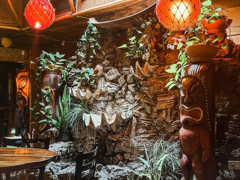 Cave-Cool Refuge From the Tucson Heat Cave-Cool Refuge From the Tucson Heat