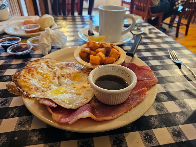 Country Ham With Red-Eye Gravy