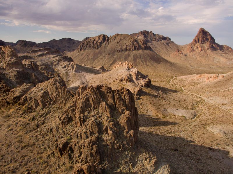 Desert Scenery That Steals The Spotlight Desert Scenery That Steals The Spotlight