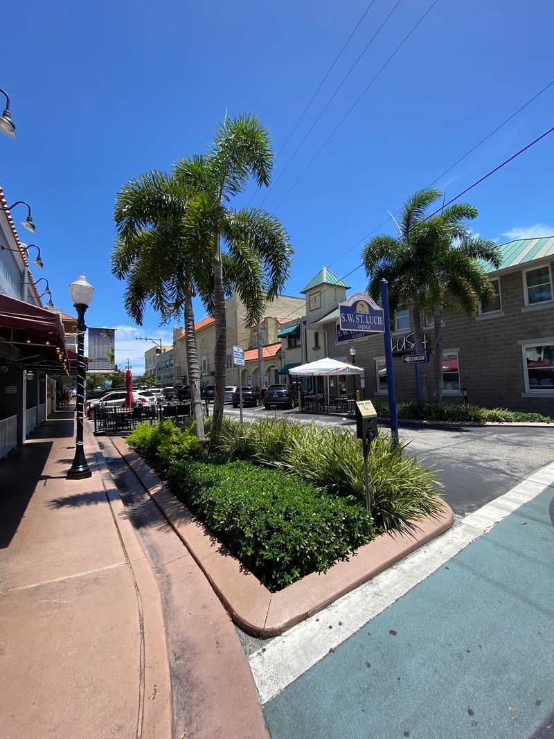 Downtown Streets Made for Wandering Downtown Streets Made for Wandering