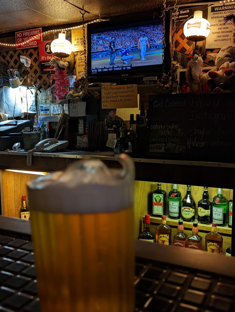 Easy Prices and Happy Hour Perks Easy Prices and Happy Hour Perks