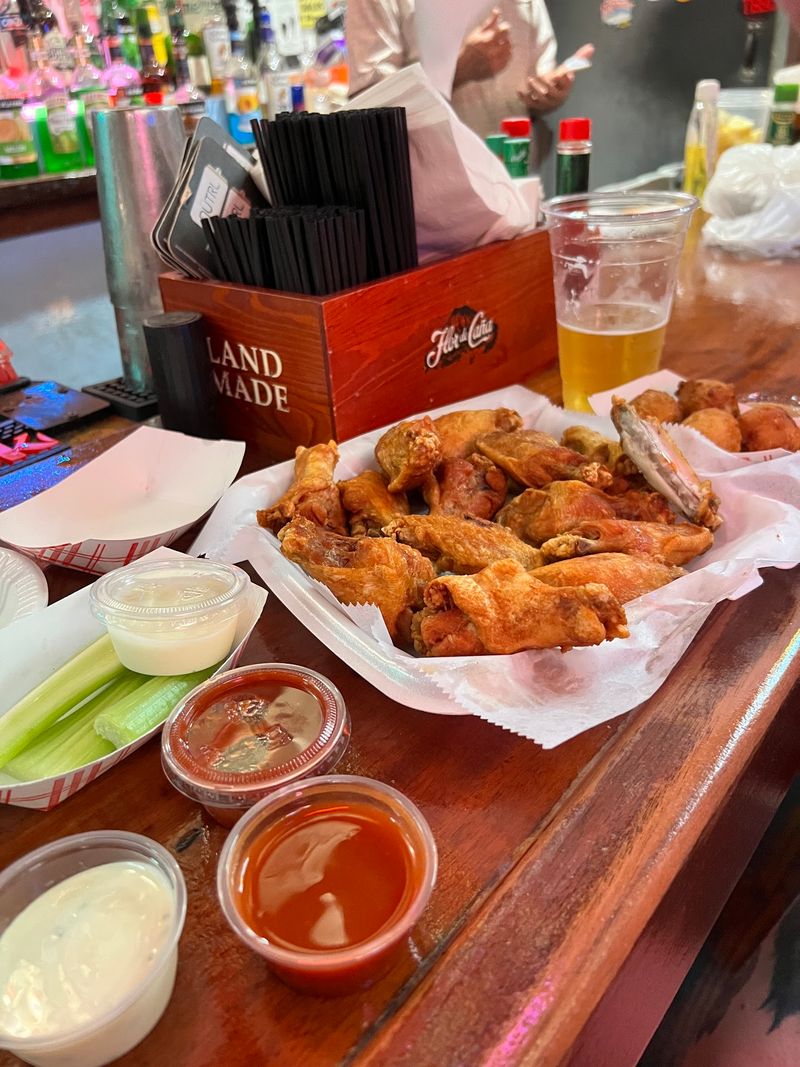 Fried Shrimp Baskets and Seafood That Draw the Crowds