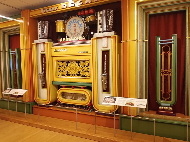 Galleries Organized by Continent and Culture Galleries Organized by Continent and Culture