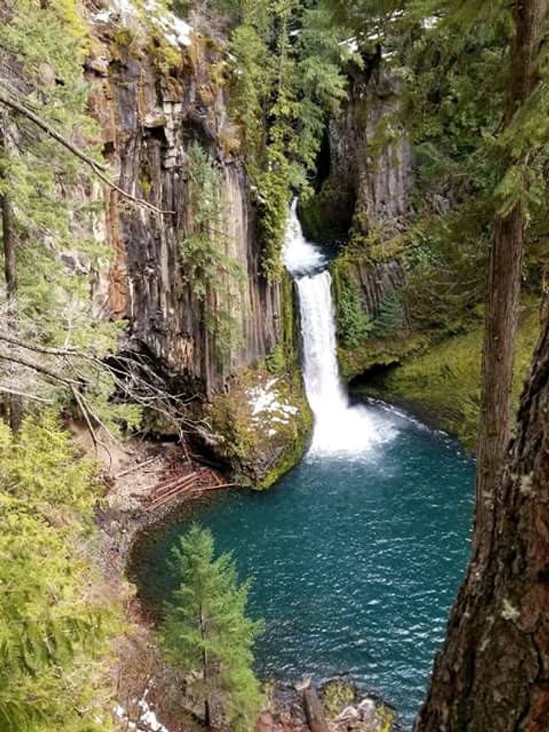 Gateway to Oregon's Natural Wonders Gateway to Oregon's Natural Wonders