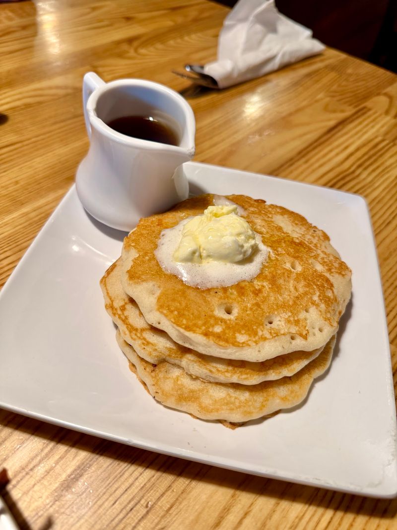 Giant Pancakes and Plates That Test Your Appetite Giant Pancakes and Plates That Test Your Appetite