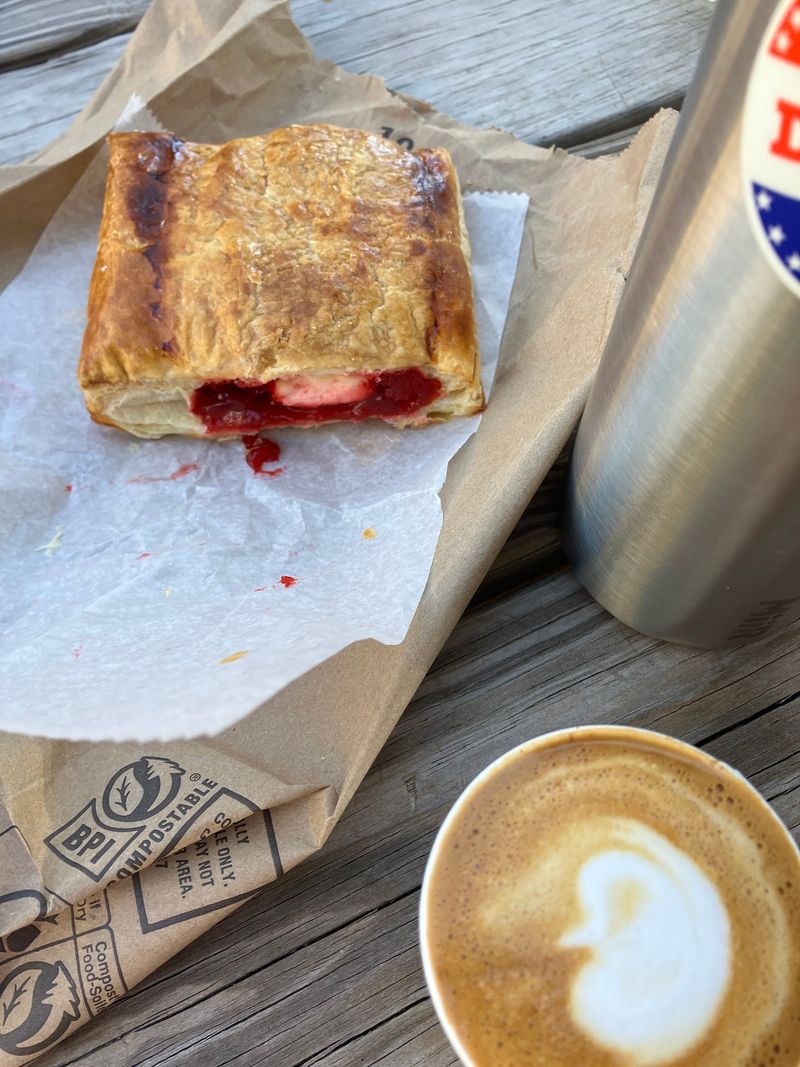 Guava and Cheese Turnovers Worth the Detour Guava and Cheese Turnovers Worth the Detour