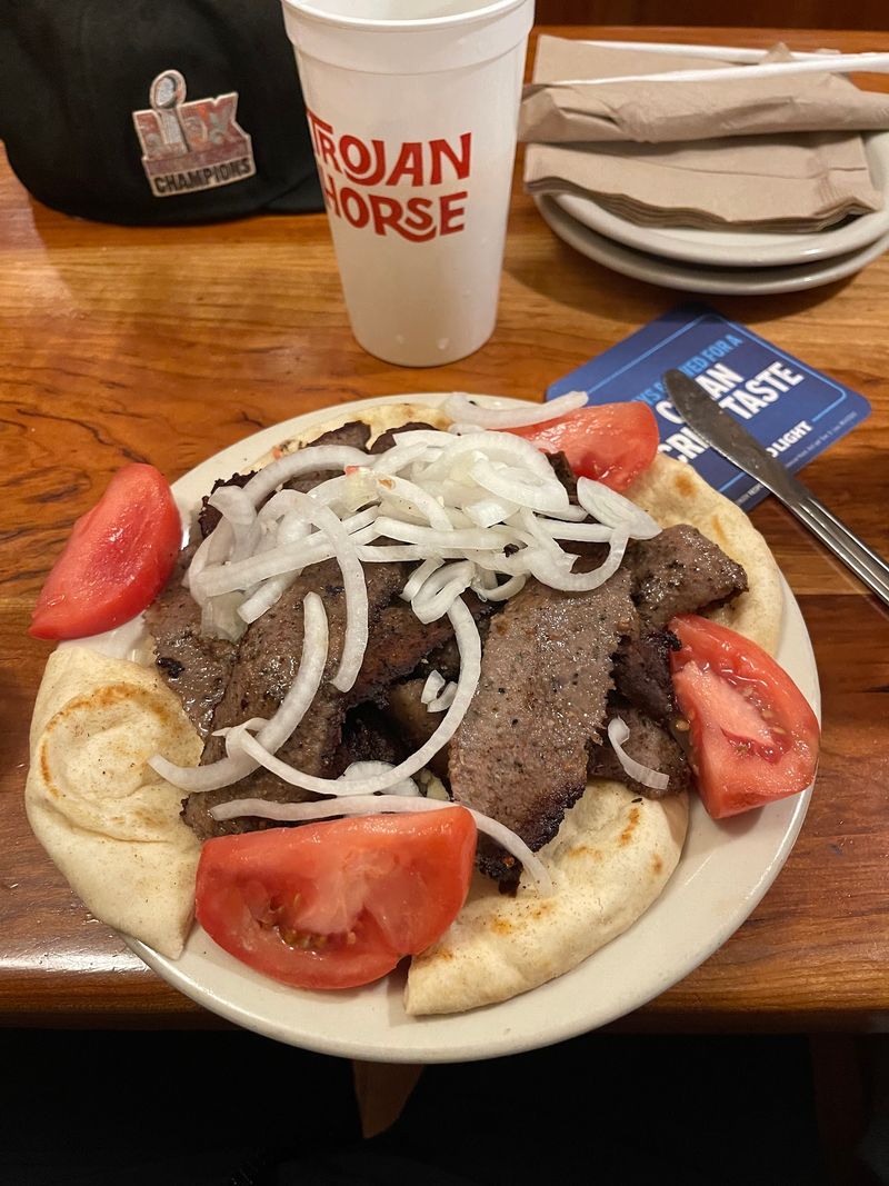 Gyros That Keep Fans Coming Back Gyros That Keep Fans Coming Back