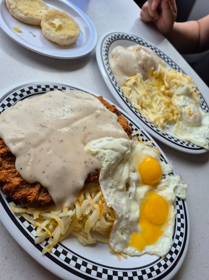 Hearty Plates for Hungry Drivers Hearty Plates for Hungry Drivers
