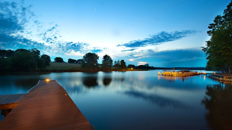 Lake Oconee Brings the Water Into Daily Life Lake Oconee Brings the Water Into Daily Life