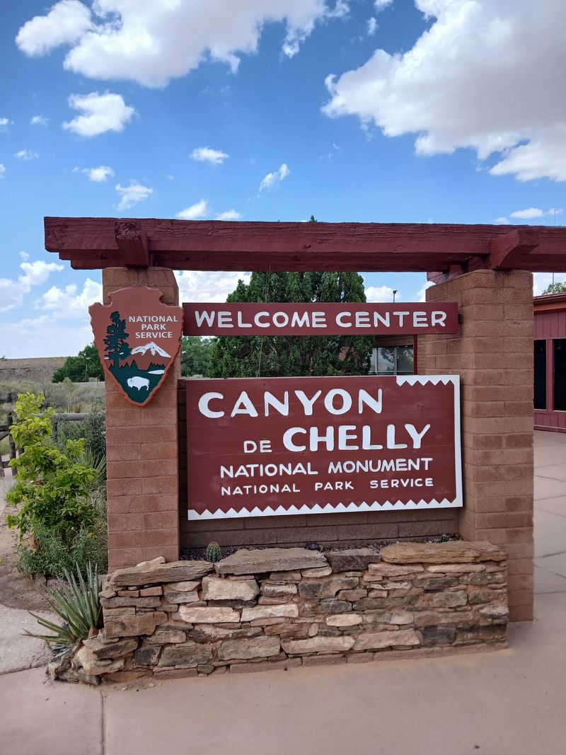 Meeting the Navajo Community Meeting the Navajo Community
