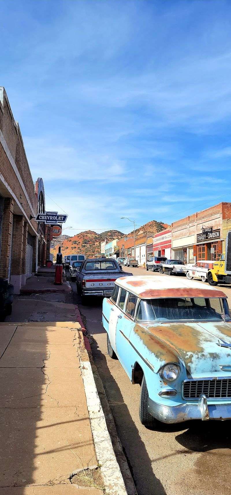 Old Erie Street and Its Vintage Charm