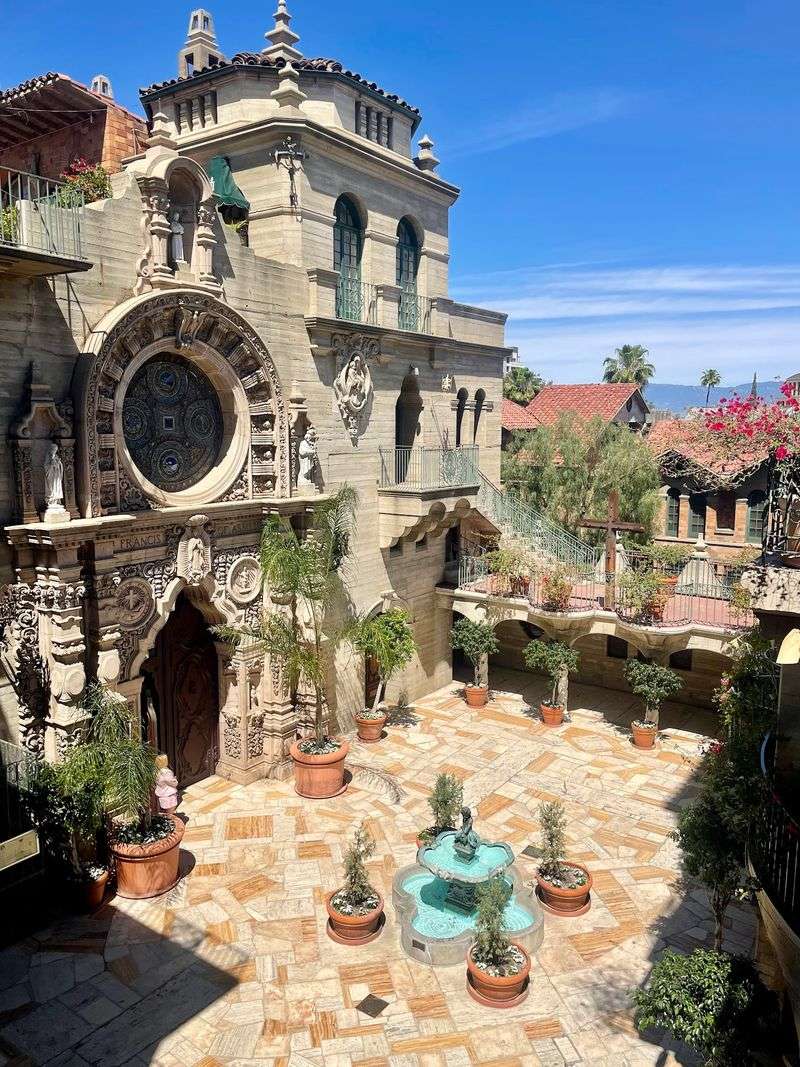 Rotunda, Arches and Courtyards