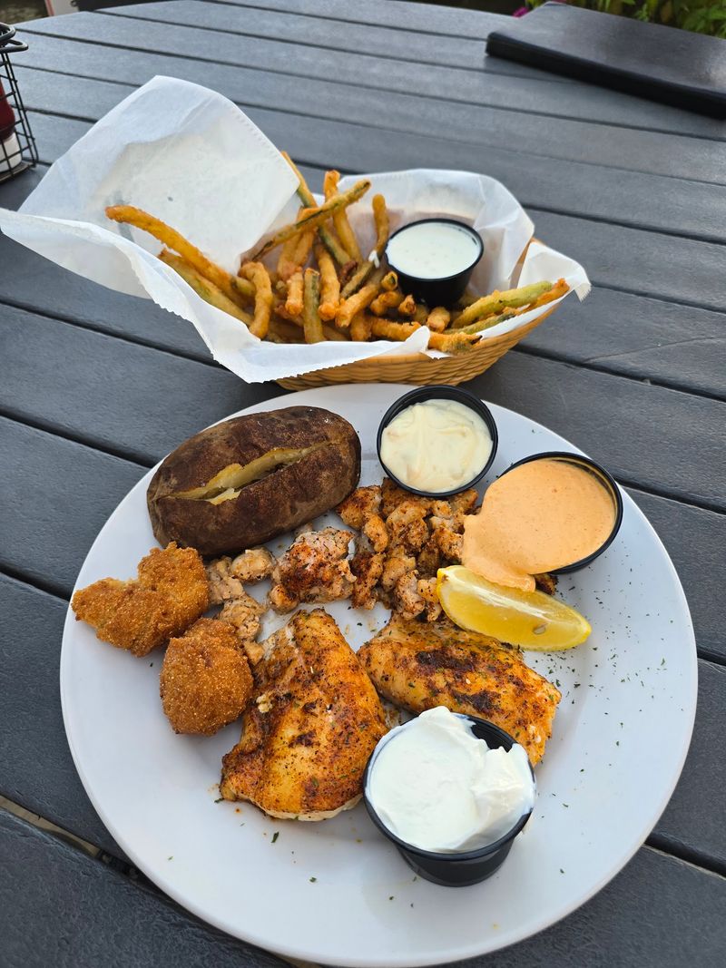 Seafood That Keeps It Simple Seafood That Keeps It Simple