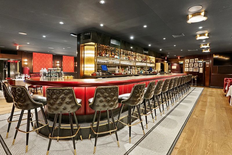 The Bar And Its Famous Pours The Bar And Its Famous Pours