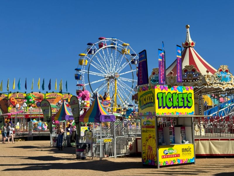 The Carnival That Draws Families The Carnival That Draws Families