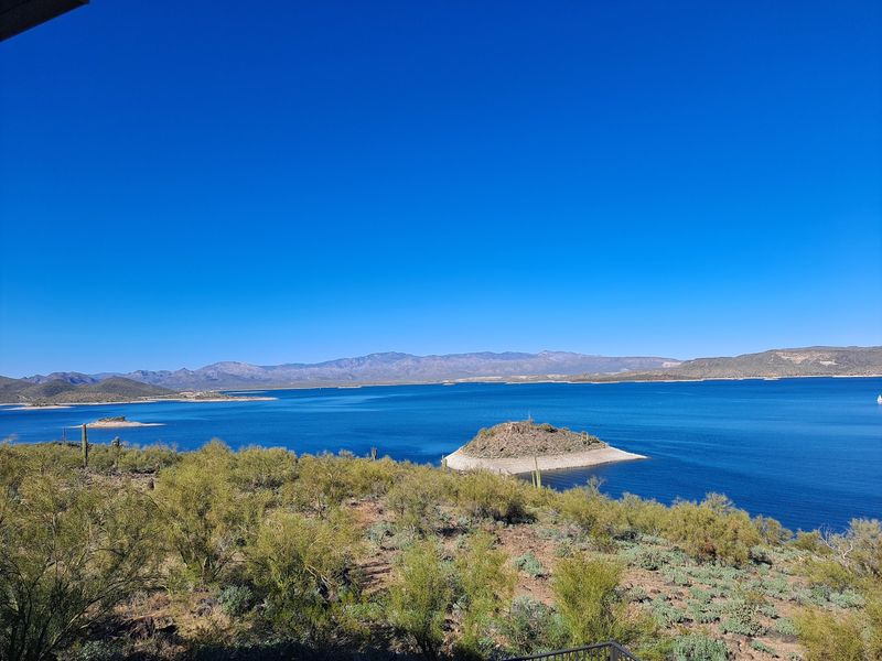 The Desert Reservoir Locals Never Outgrow The Desert Reservoir Locals Never Outgrow