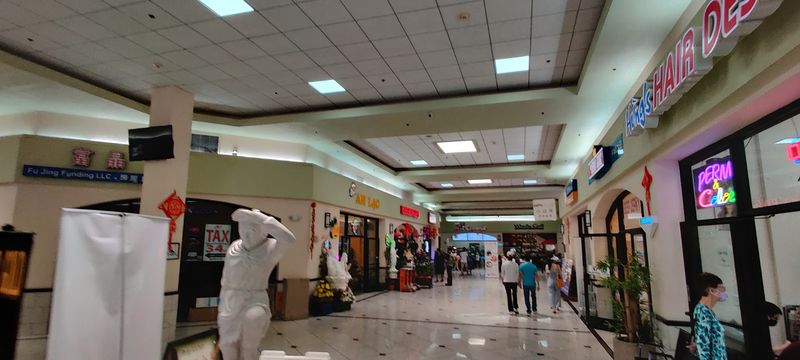 The Errands Nobody Expects at a Shopping Plaza The Errands Nobody Expects at a Shopping Plaza
