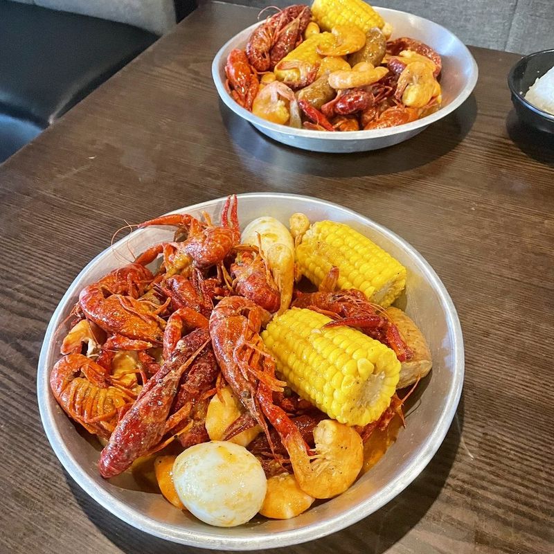 The documented menu suggests seafood, not a confirmed crab bucket The documented menu suggests seafood, not a confirmed crab bucket