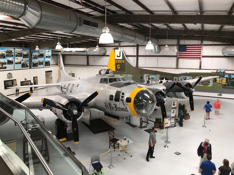 Volunteers Who Bring The Planes To Life Volunteers Who Bring The Planes To Life