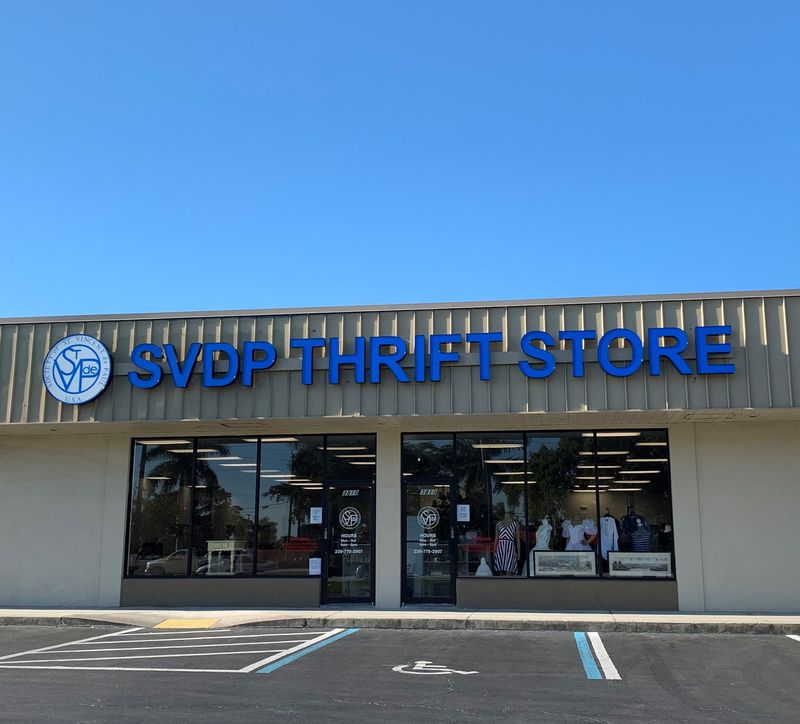 Where the Bargain Hunt Begins on Tamiami Trail Where the Bargain Hunt Begins on Tamiami Trail