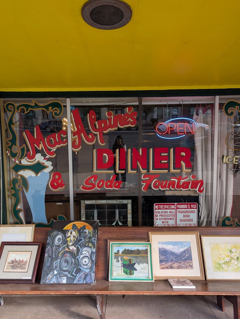 Why This Old-School Stop Still Wins Hearts Why This Old-School Stop Still Wins Hearts