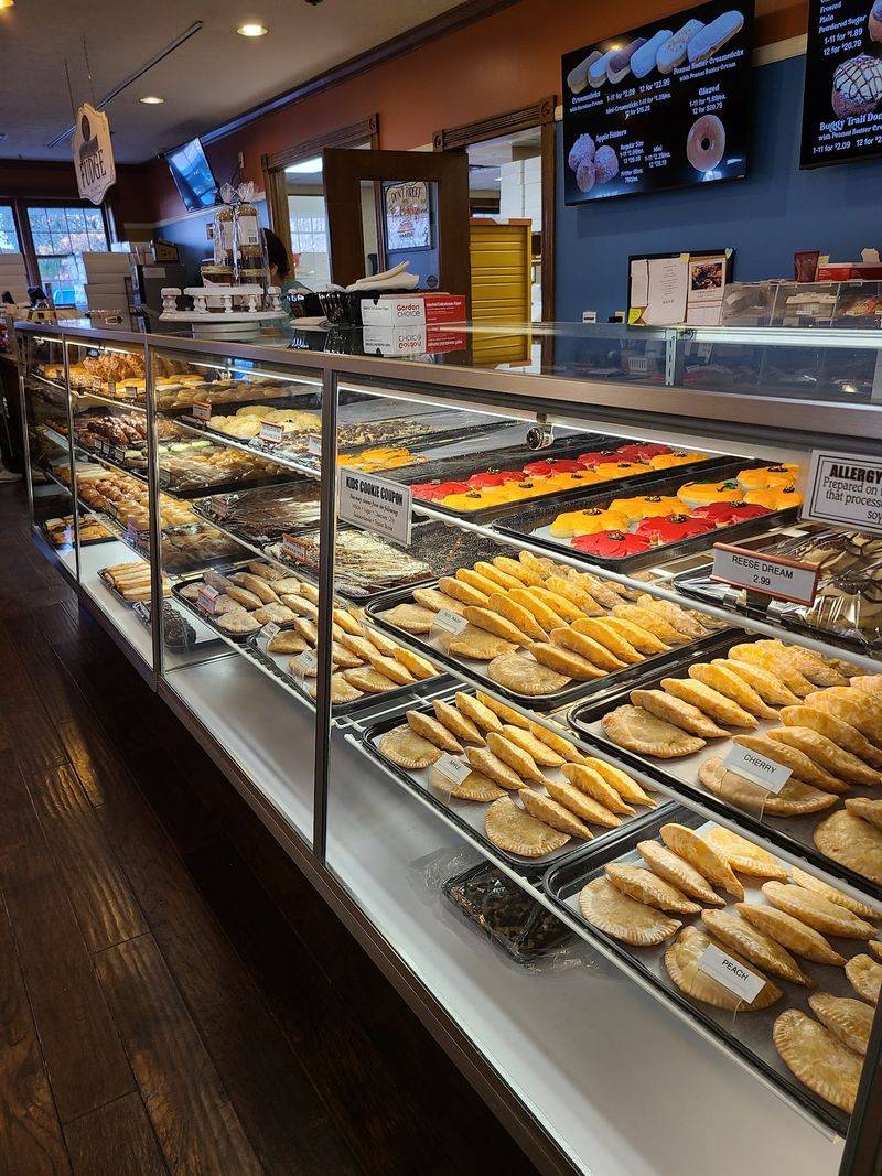A Bakery That Empties Boxes Fast A Bakery That Empties Boxes Fast