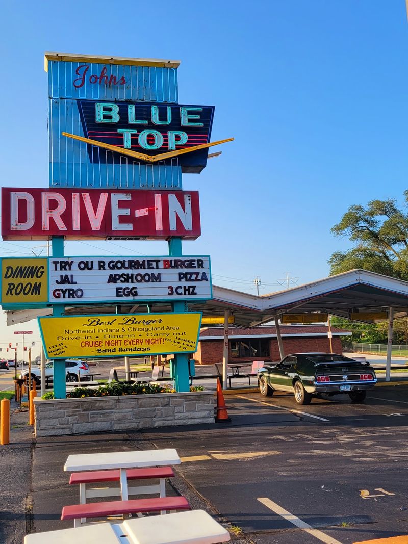 A Blue-Roofed Landmark on Indianapolis Boulevard
