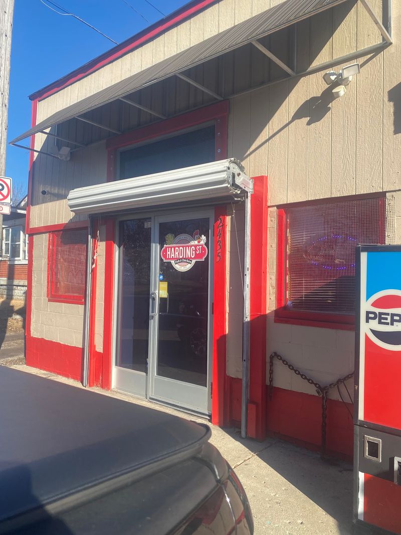 A Carry-Out Spot With Smart Packing A Carry-Out Spot With Smart Packing