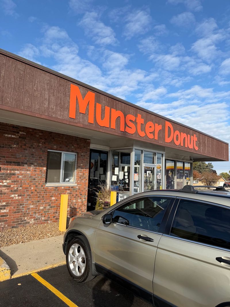 A Donut Shop on Calumet Avenue A Donut Shop on Calumet Avenue