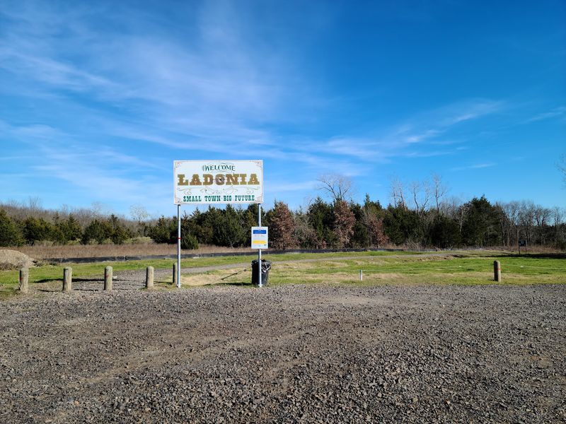 A Free Riverbed Off FM904 A Free Riverbed Off FM904