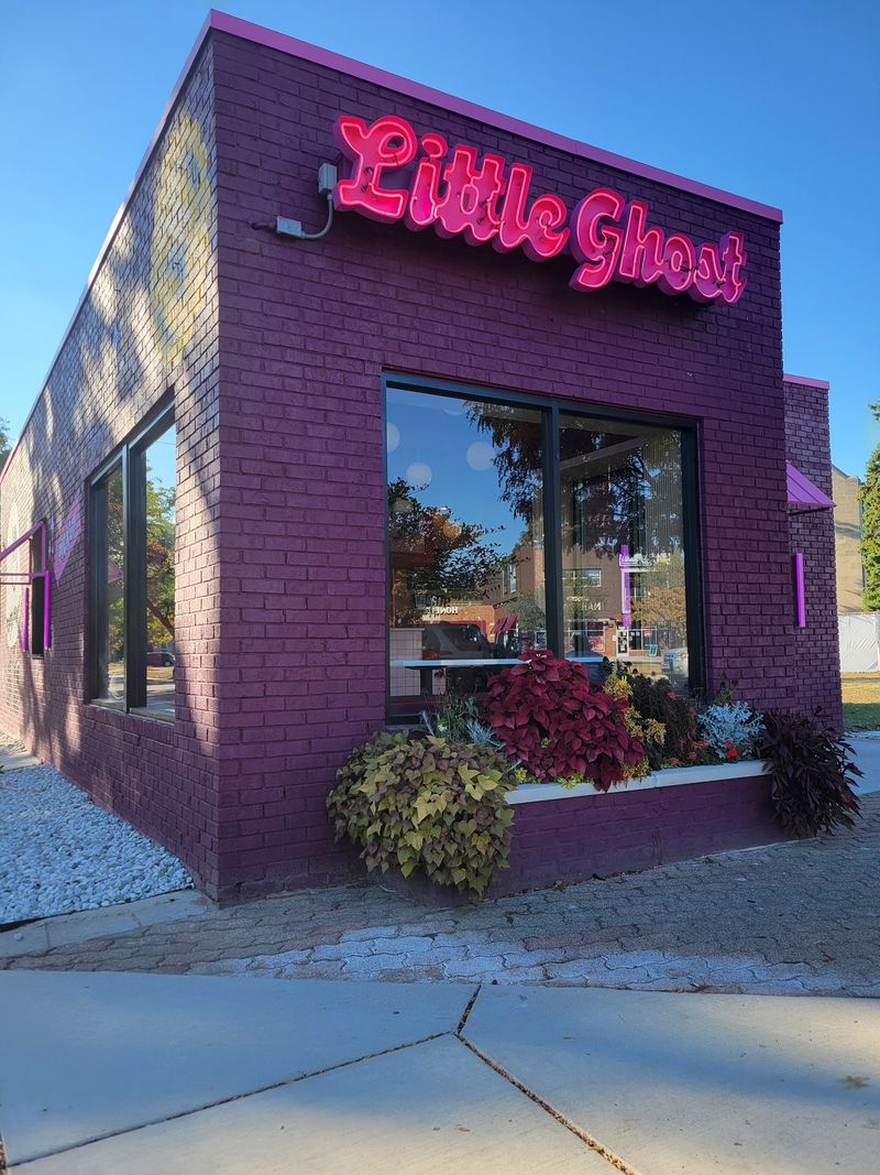 A Friendly Haunt on Woodward Avenue A Friendly Haunt on Woodward Avenue